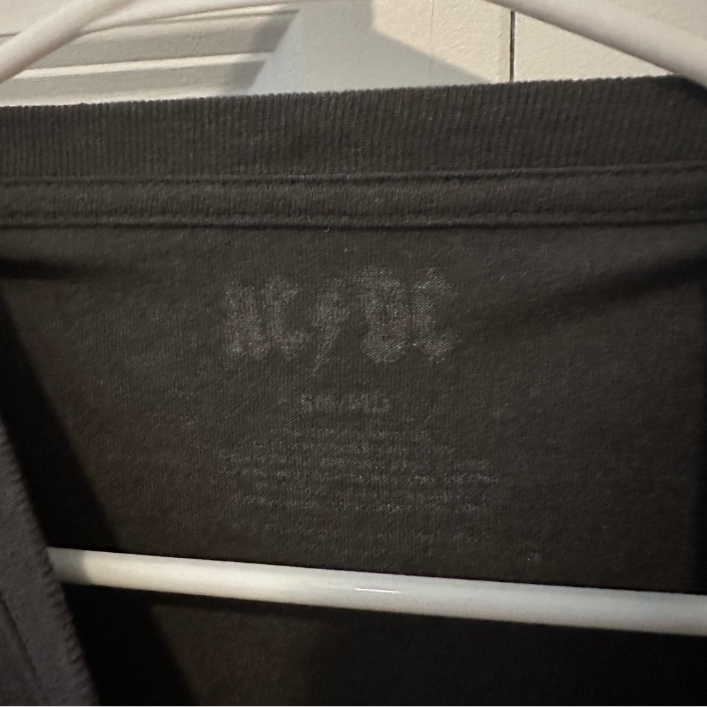 AC DC tshirt - Picture 2 of 2